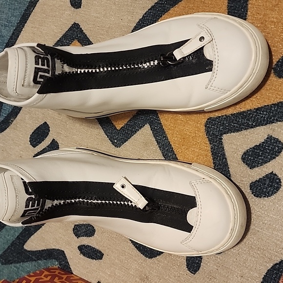 Marc by Marc Jacobs - Picture 2 of 4